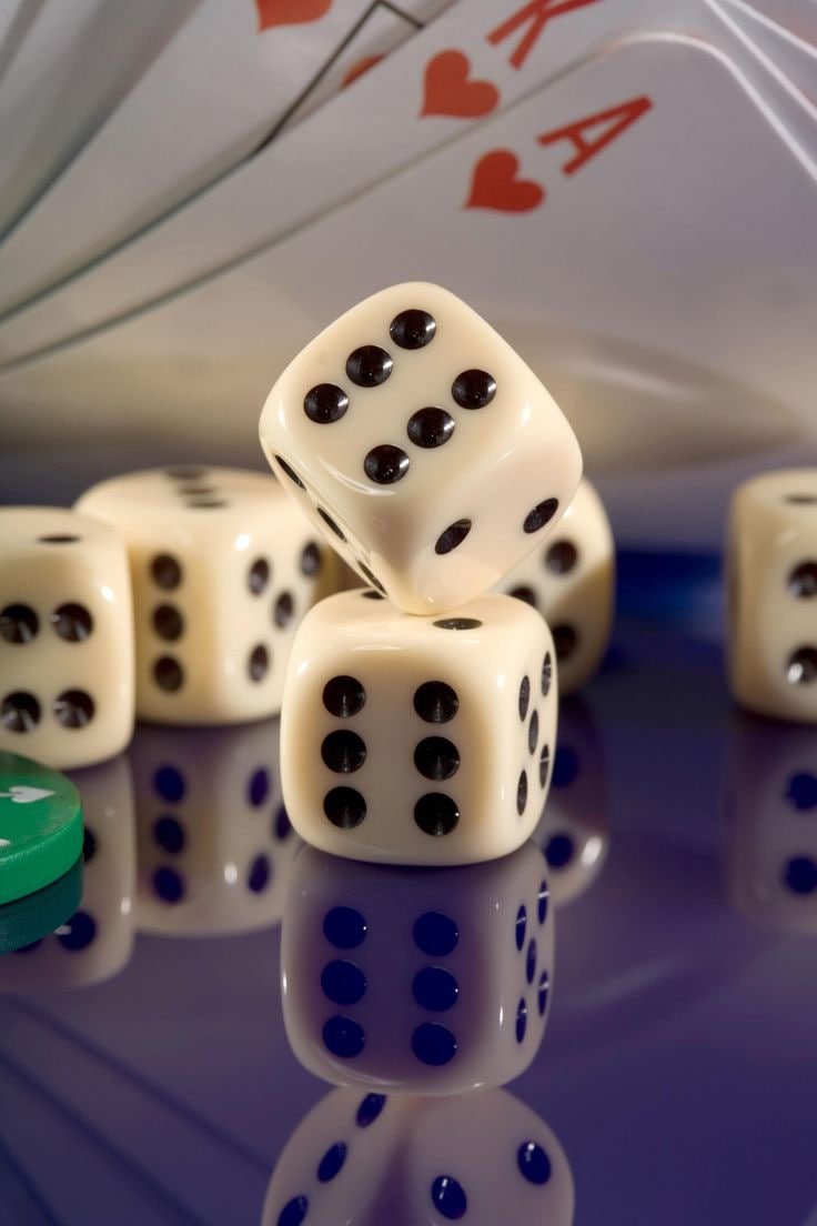 Bangladesh mobile user reviewing casino-style highlights with privacy awareness